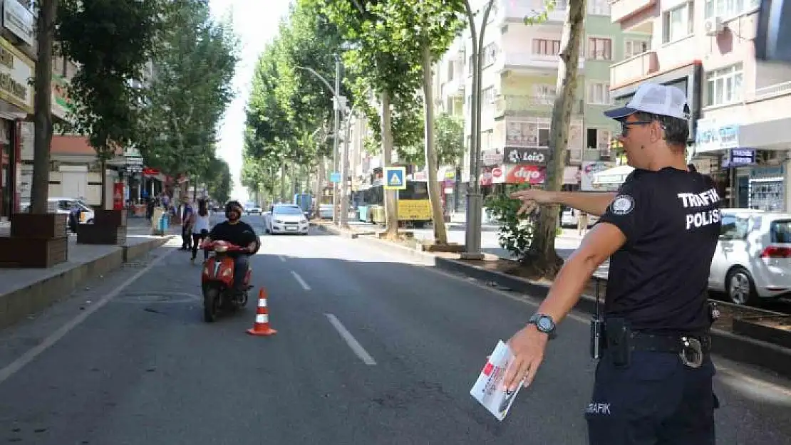 Diyarbakır'da motosiklet sürücülerine 'Kaskınla yol ver hayata' sloganıyla denetim gerçekleştirildi