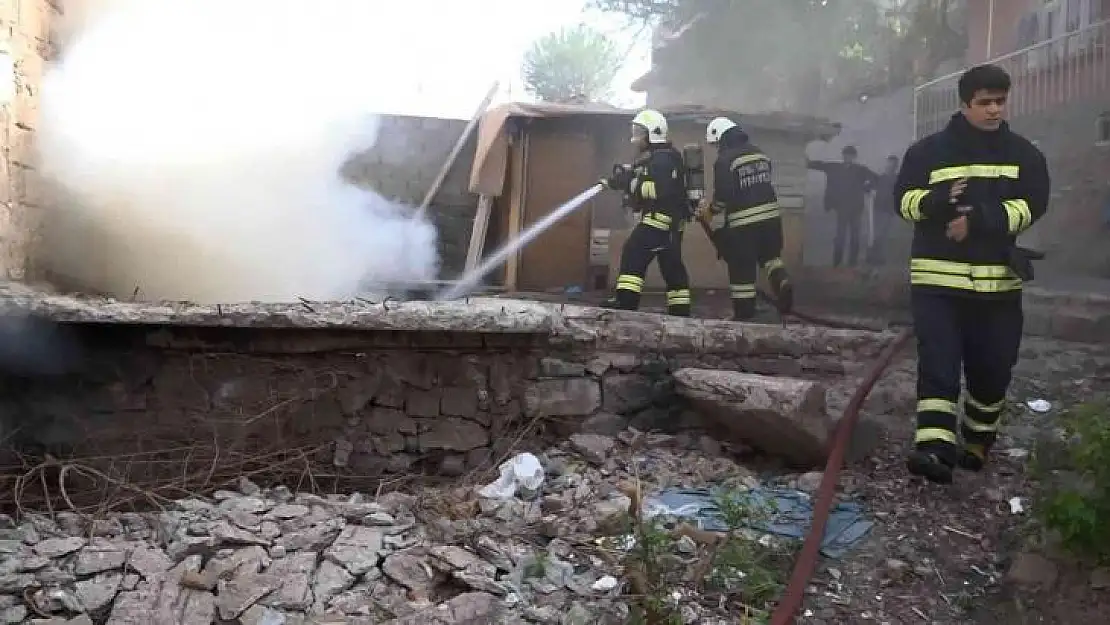 Diyarbakır'da öldüren şahsın yakınları, şüpheli şahsın evini ateşe verdi