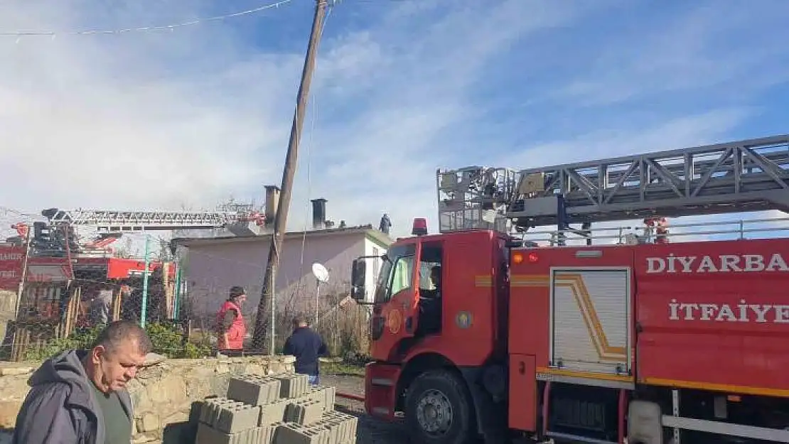 Diyarbakır'da pazarda olan vatandaşın evi küle döndü