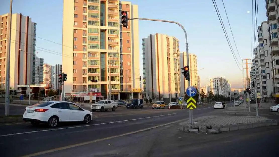 Diyarbakır'da sinyalizasyon sistemi ile kavşaklar daha güvenli