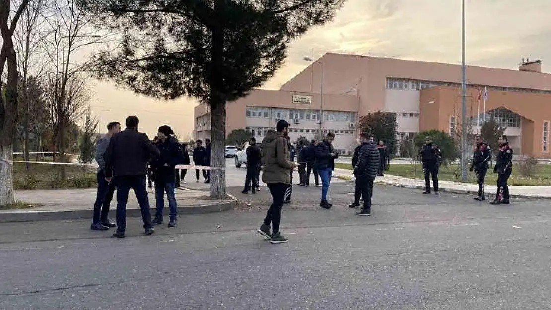 Diyarbakır'da üniversite personeline araçtan ateş açıldı: 1 yaralı