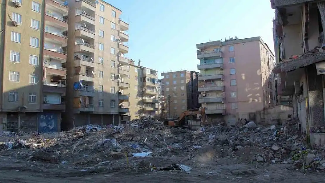 Diyarbakır'da Yoldaş Apartmanı'nda enkaz çalışması tamamlandı