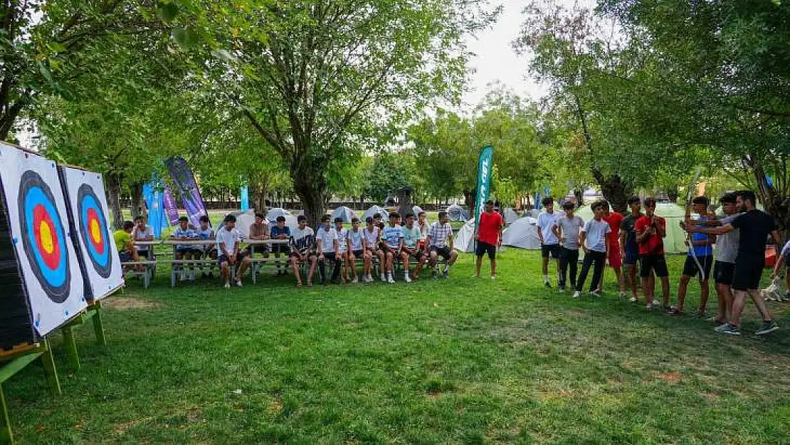 Diyarbakırlı öğrenciler yeni kamp alanında eğleniyor