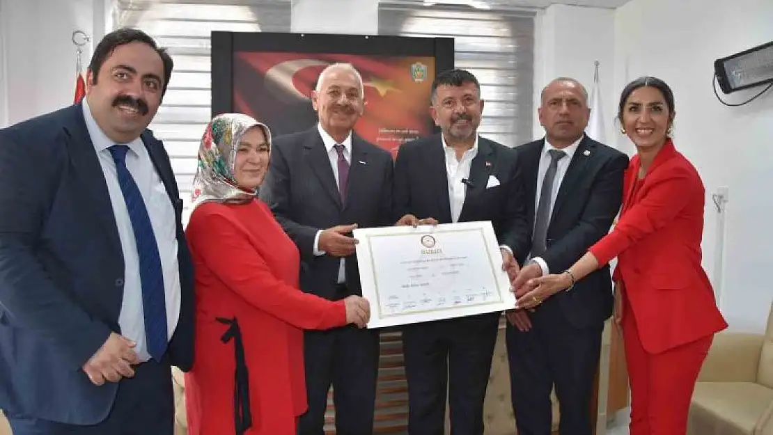 Doğanşehir Belediyesi'nde devir teslim töreni