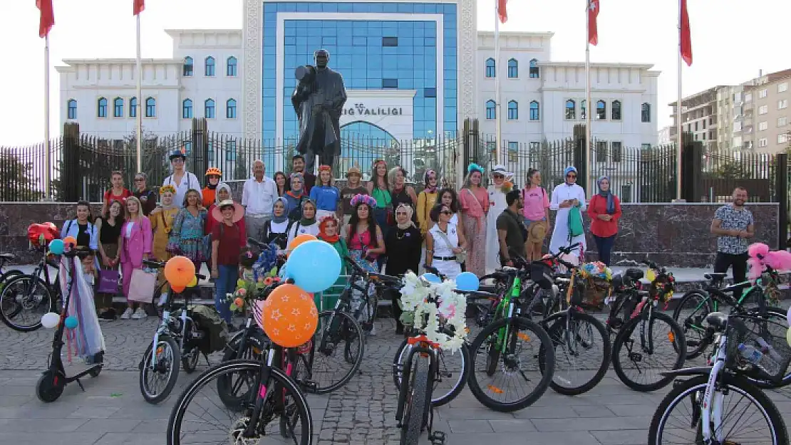 Elazığ'da 'Süslü Kadınlar' Otomobilsiz Kentler Günü için pedal çevirdi