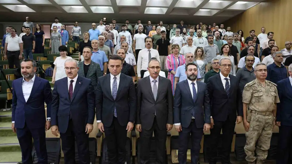 Elazığ'da 'Türk Tarihinde Darbeler ve 15 Temmuz Konferansı' düzenlendi