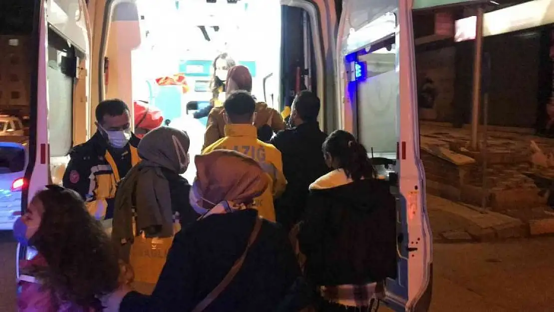 Meydana gelen 2 ayrı trafik kazasında 8 kişi yaralandı