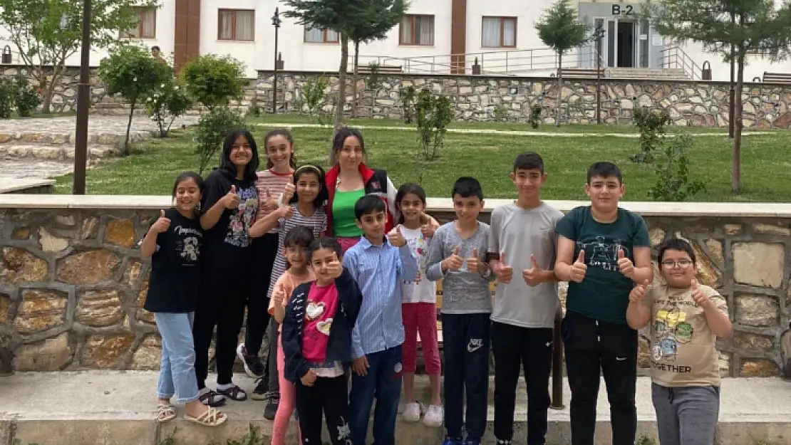 Elazığ'da depremzede çocuklar unutulmuyor