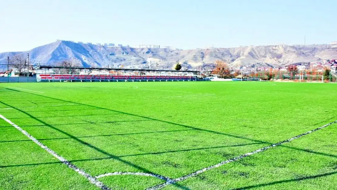 Elazığ'da ilçe sahaları yenileniyor