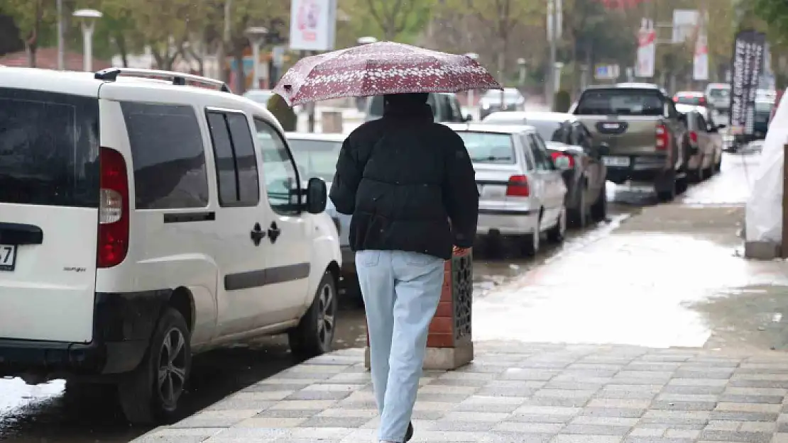 Elazığ'da kısa süreli sağanak