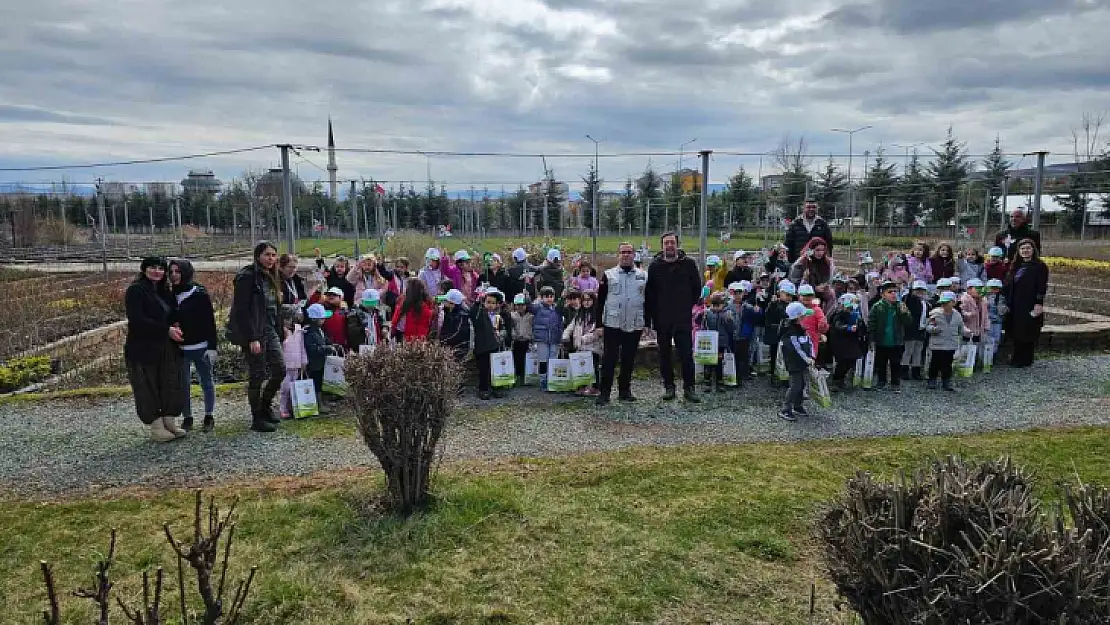 Elazığ'da minikler doğa ile buluştu