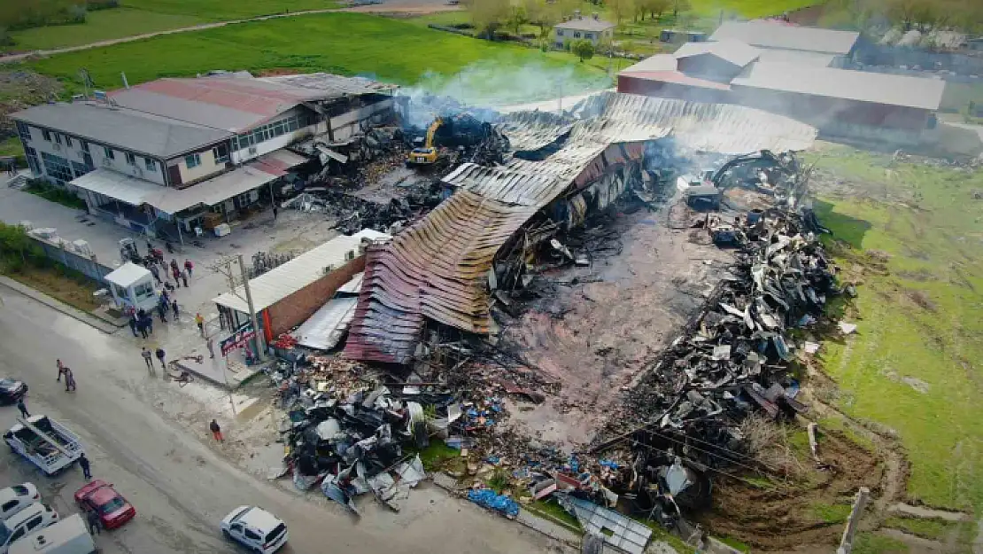 Elazığ'da yanan tavuk fabrikası havadan görüntülendi