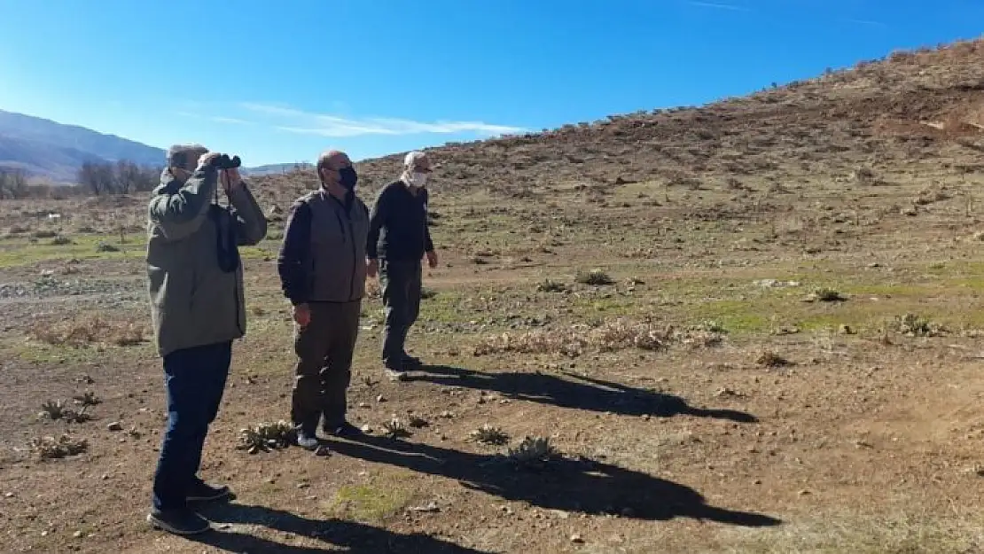 Elazığ'da yasa dışı avlanan 6 kişiye ceza kesildi, 2 otomatik tüfeğe el konuldu