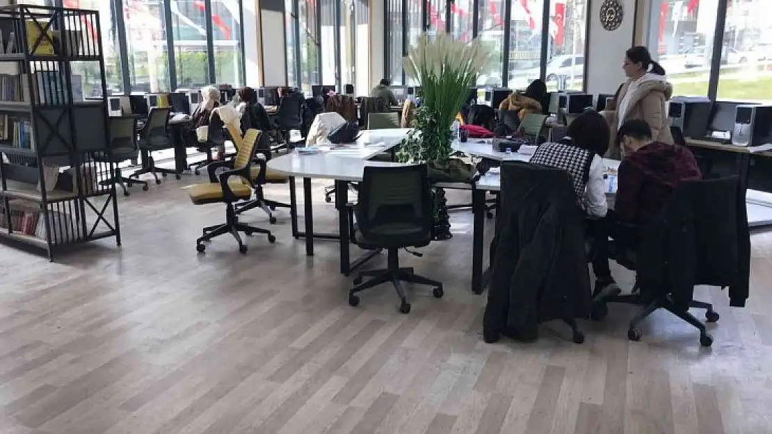 Dijital kütüphane 7'den 70'e her kesimden ilgi görüyor