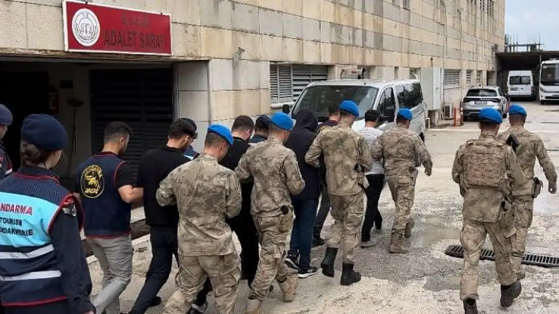 Elazığ merkezli 5 ilde dolandırıcılık ve hırsızlık operasyonu: 12 gözaltı