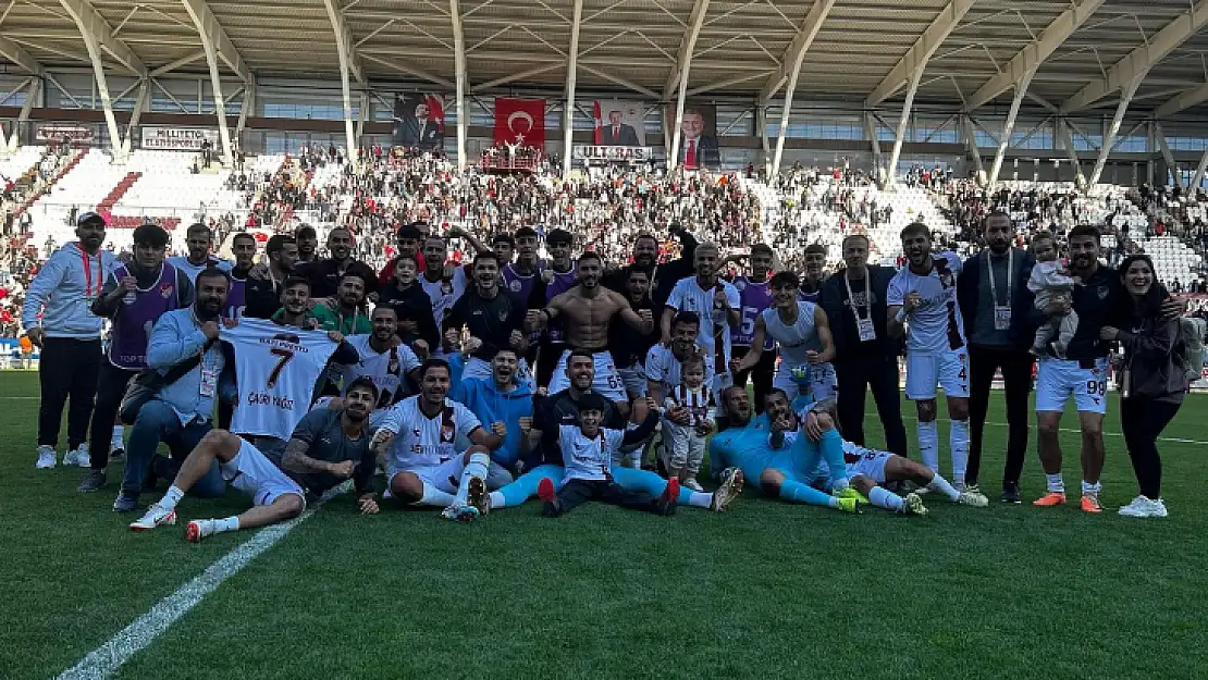 Elazığspor geriden gelip puanı alıyor