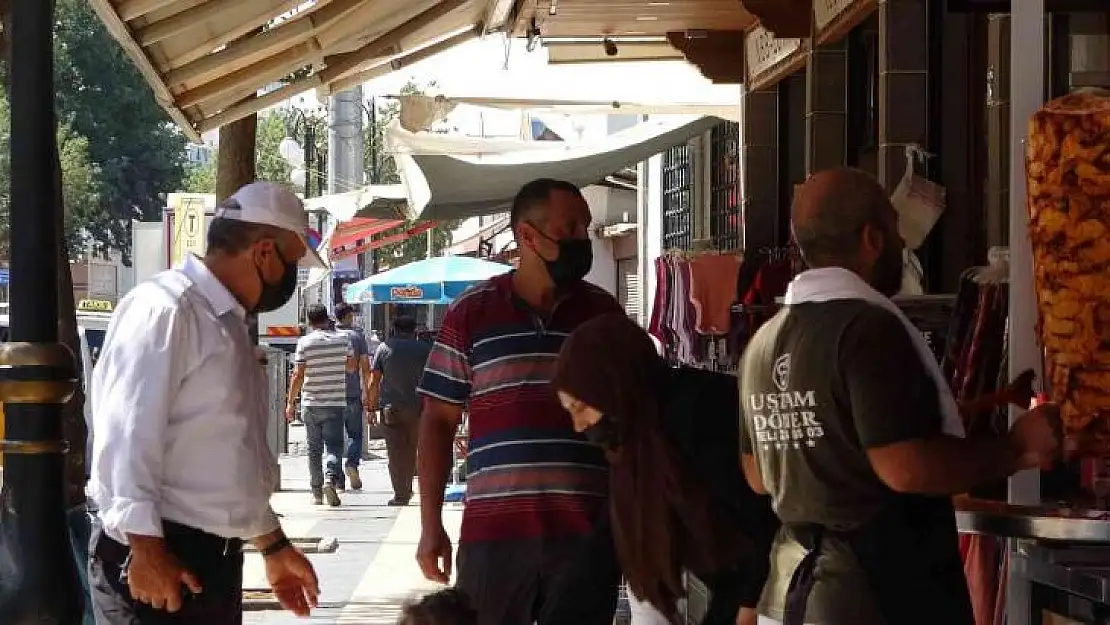 Göğüs Hastalıkları Uzmanı Doç. Dr. Levent Akyıldız'dan Kovid-19 için kış uyarısı