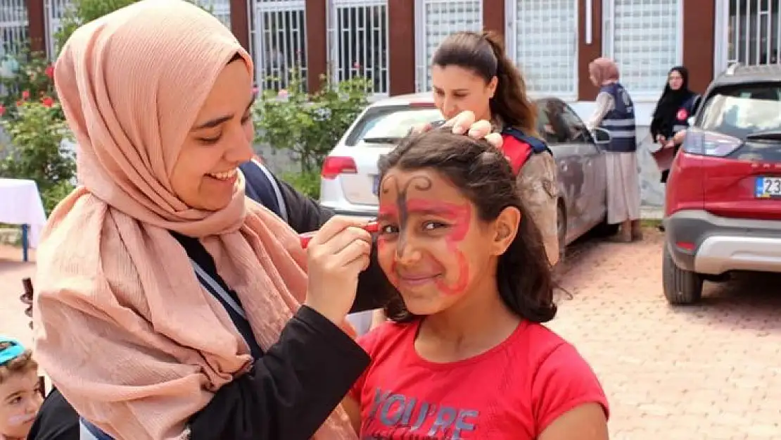 Gönüllü gençlerden içleri ısıtan etkinlik