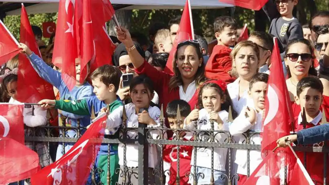 Güneydoğu'da Cumhuriyet'in 100'üncü yılı coşkuyla kutlandı