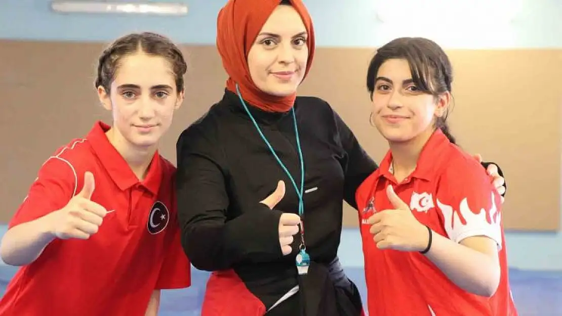 Güreşte Türkiye ikincisi ve üçüncüsü olan sporcular, müsabakalara canla başla hazırlanıyor