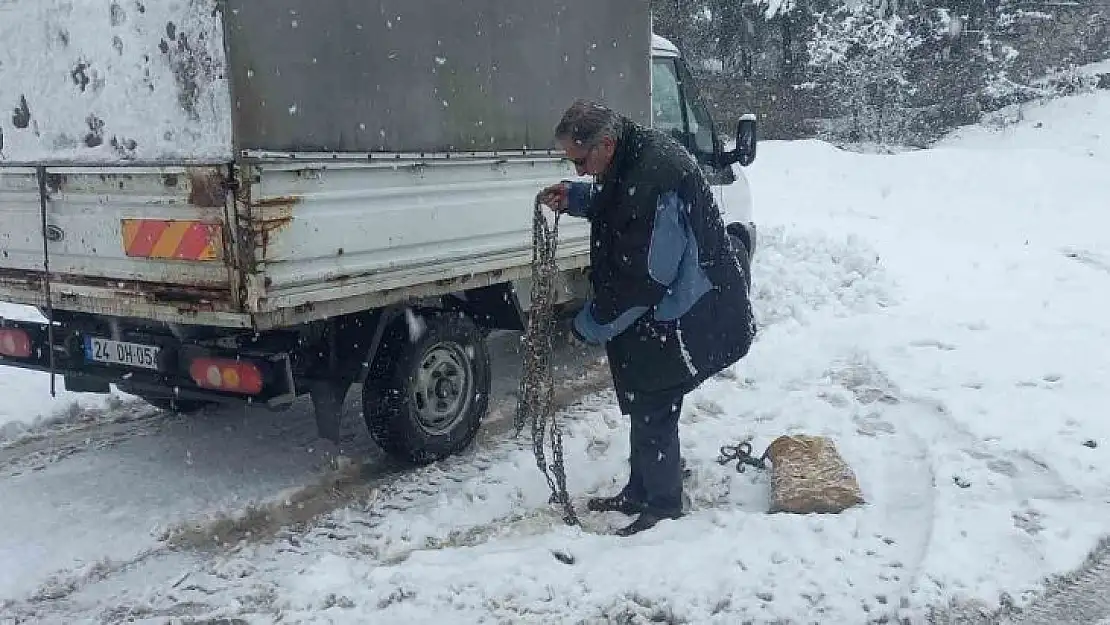 Kar kalınlığı 20 santimi buldu, ekipler durmadan çalışıyor