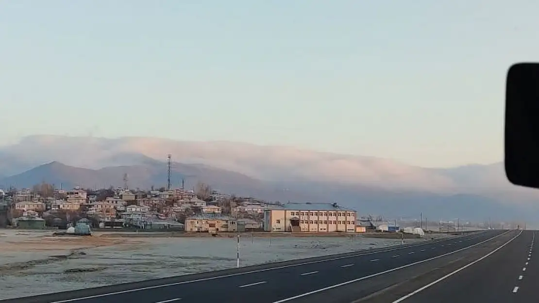 Karlıova- Erzurum kara yolunda yoğun sis etkili oldu