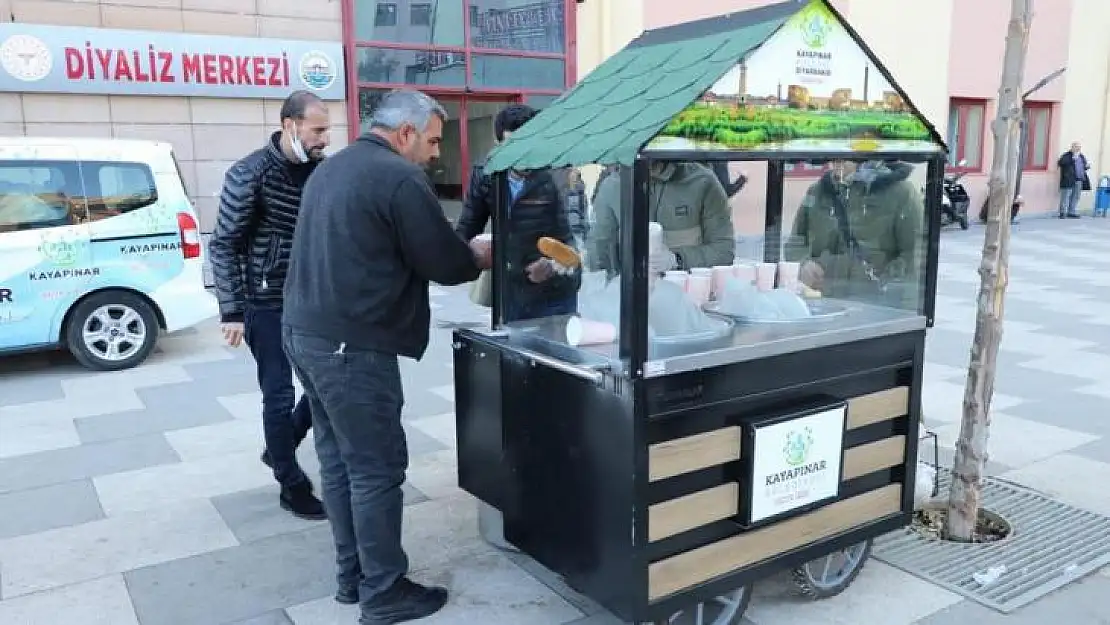 Kayapınar Belediyesi'nden haftanın 6 günü boyunca sıcak çorba ikramı