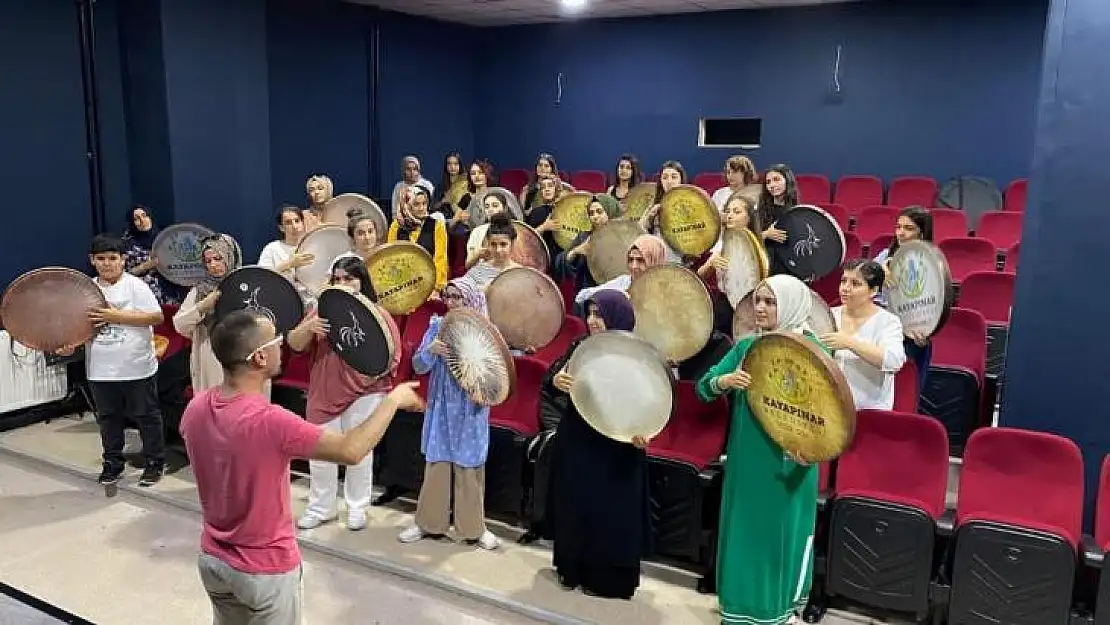 Kayapınar'da gençler ile çocuklar kültür ve sanatla ilgileniyor