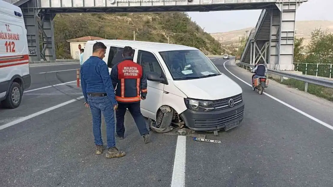 Kontrolden çıkan minibüs kaza yaptı: 2 yaralı