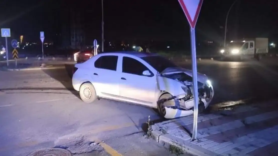 Malatya'da iki araç çarpıştı: 5 yaralı