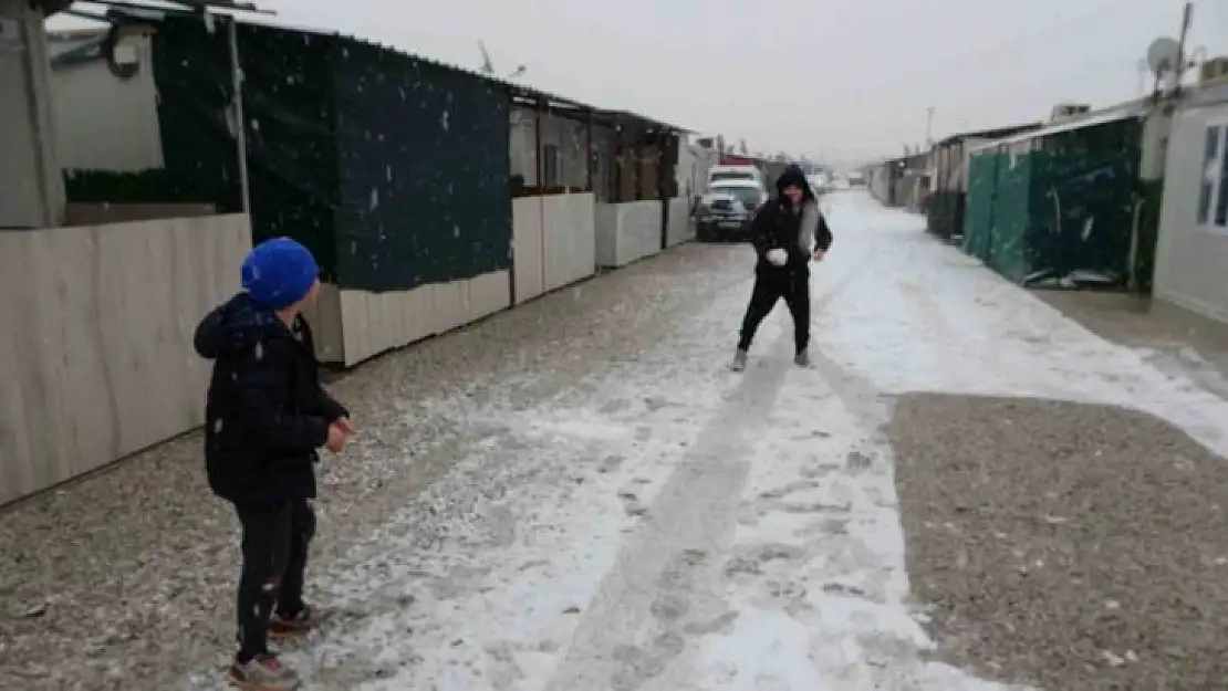 Malatya'da kar yağısı etkili oluyor