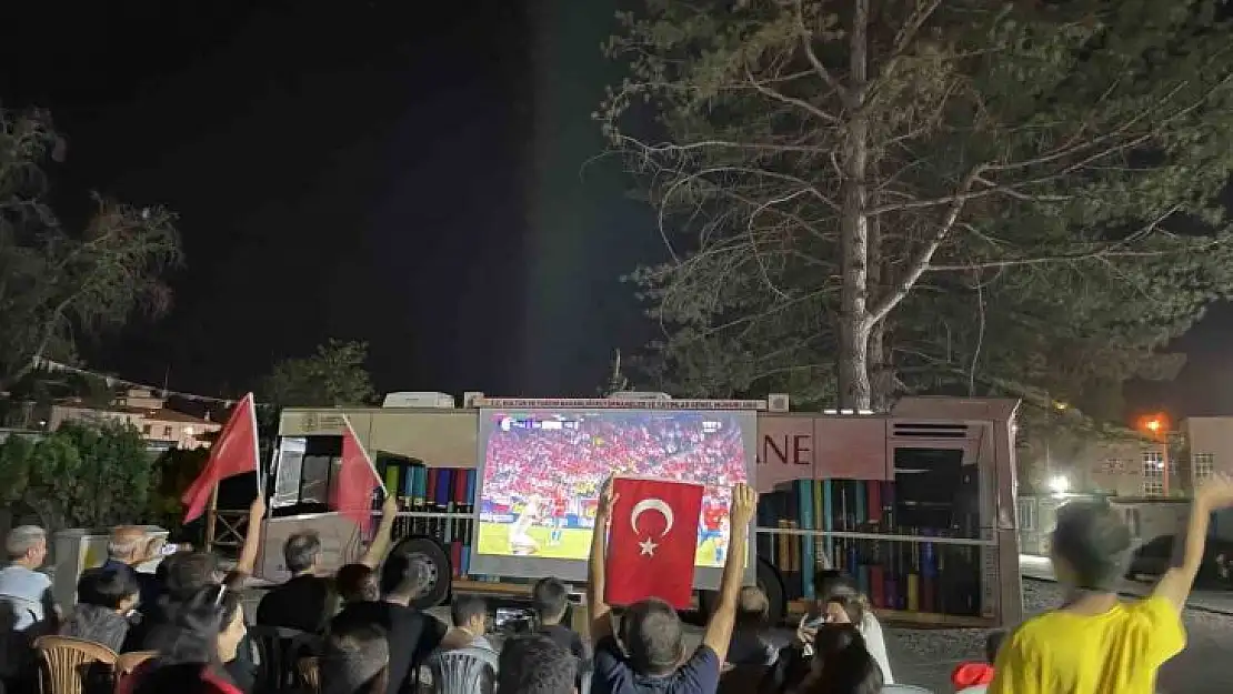 Malatya'da konteyner kentte milli coşku