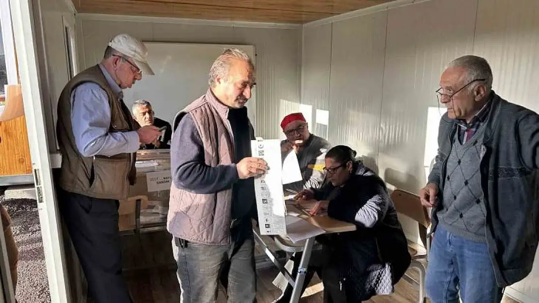 Malatya'da oy kullanma işlemi başladı