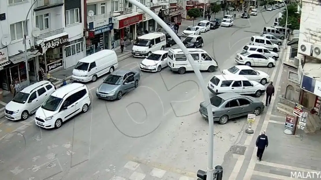 Malatya'daki trafik kazaları kameralara yansıdı