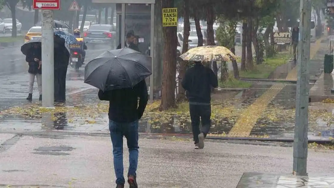 Meteoroloji dün uyardı: Diyarbakır'da sağanak etkili olmaya başladı