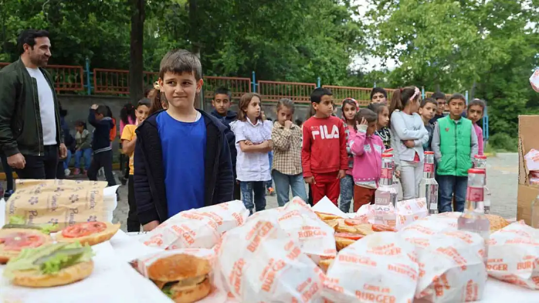 Öğrenciler istedi, hayırsever vatandaş gerçekleştirdi