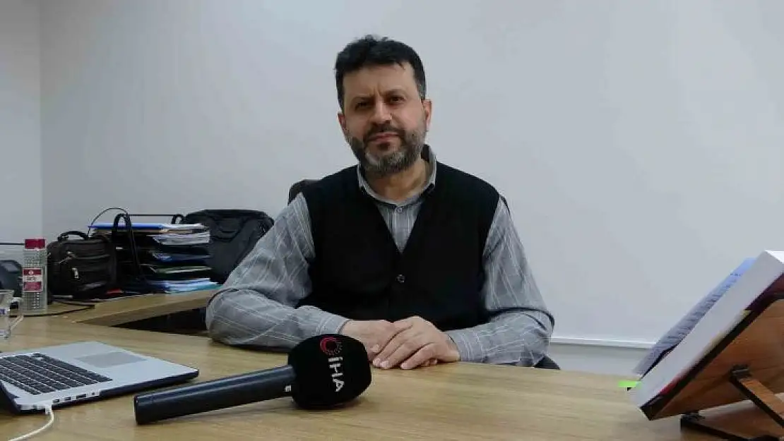 Öğretim Üyesi Dr. Aydın, 'Sosyal medyanın yetiştirmiş olduğu bir nesil ile karşılaşabiliriz'