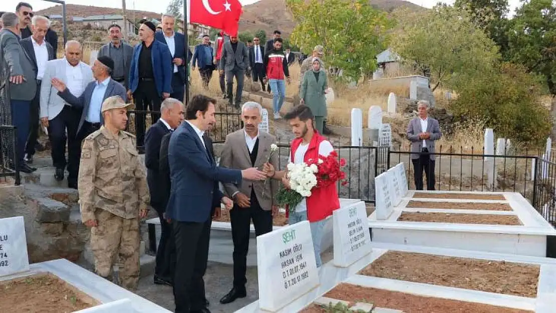 Solhan'da PKK saldırısında şehit olan 19 vatandaş kabirleri başında anıldı