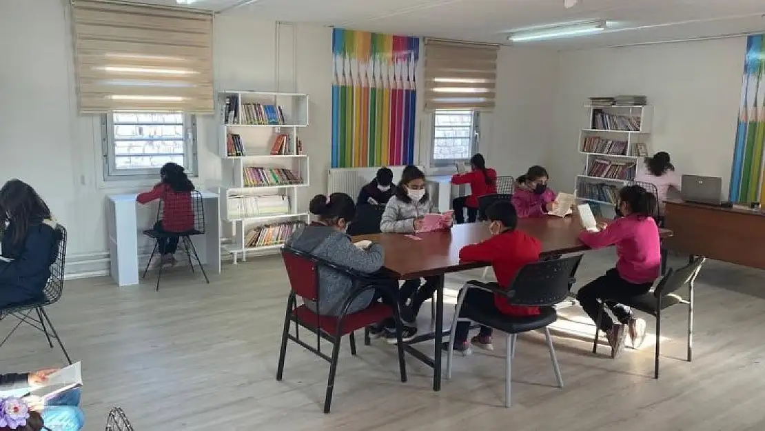TTKD'den 60. Yıl Akçakiraz İlköğretim Okuluna kütüphane desteği