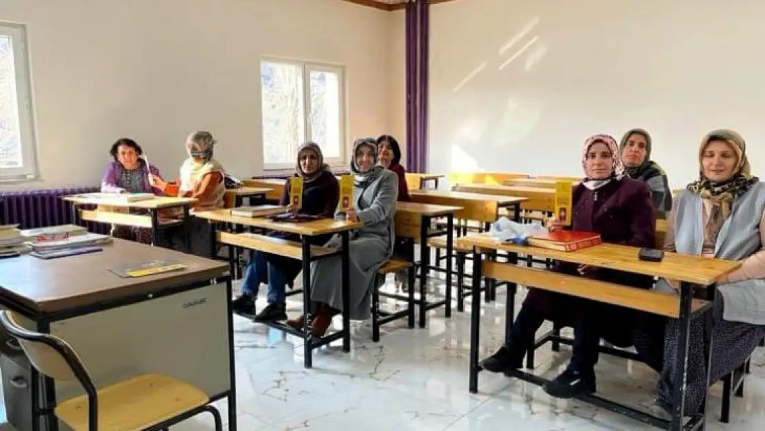 Tunceli'de 'Kadına Yönelik Şiddetle Mücadele' semineri