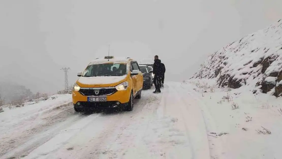 Tunceli'de kar yağışı etkili olmaya başladı