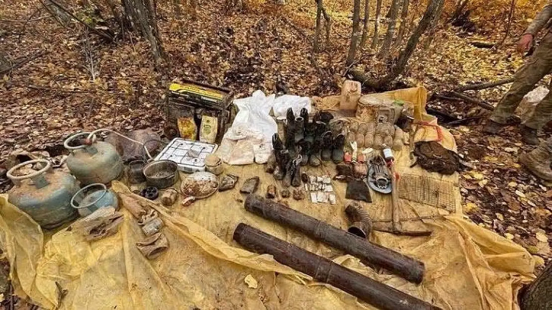 Tunceli'de sığınak içerisinde çok sayıda yaşam malzemesi ele geçirildi