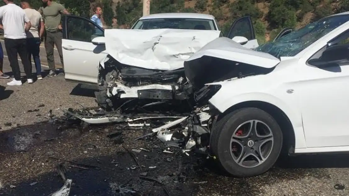 Tunceli'de trafik kazası: 4 yaralı