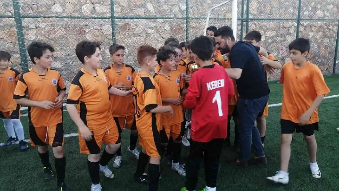 U12 Ligi'nde şampiyon Elazığ Yolspor