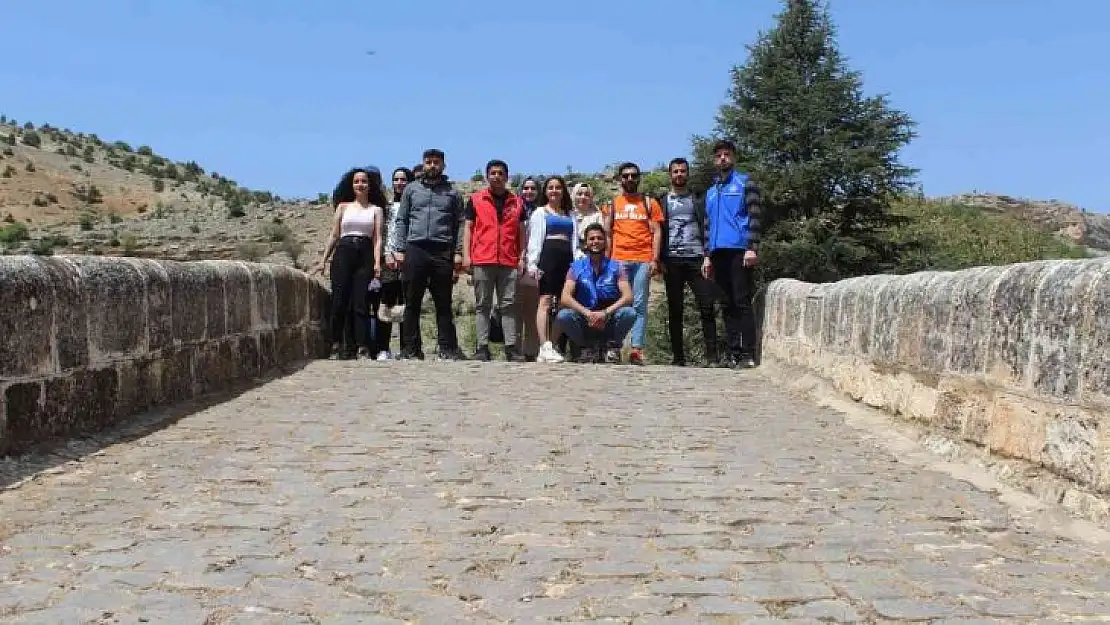 Üniversite öğrencileri Çemişgezek ilçesini gezdi