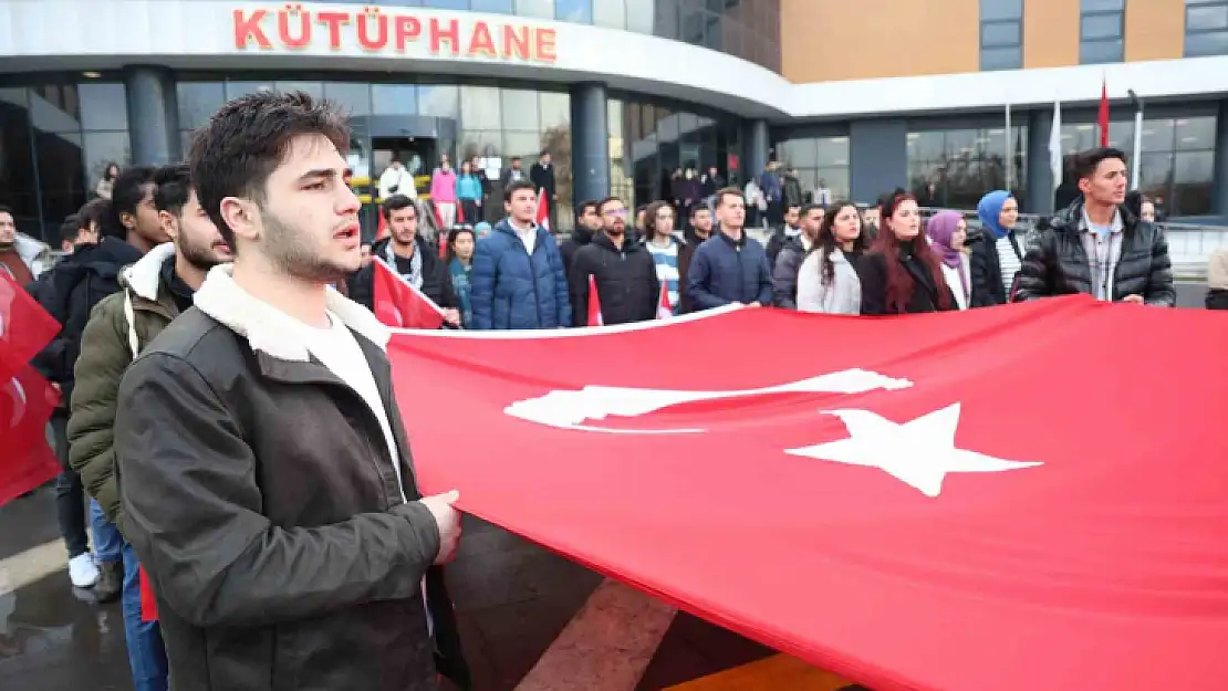 Üniversiteli öğrencilerden 'Teröre Lanet' yürüyüşü