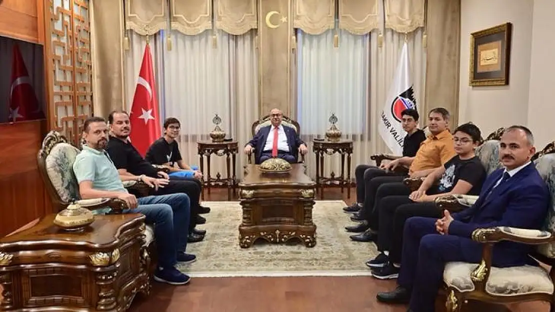 Vali Ali İhsan Su LGS'de derece yapan öğrencileri kabul etti