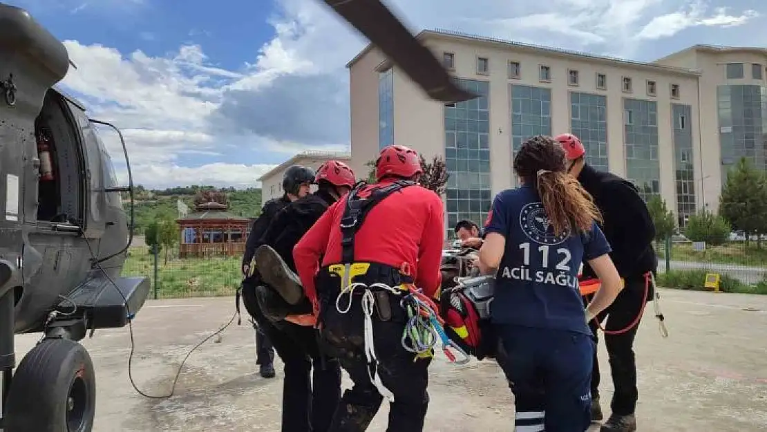 Yaylada kalp krizi geçiren çoban askeri helikopterle hastaneye kaldırıldı