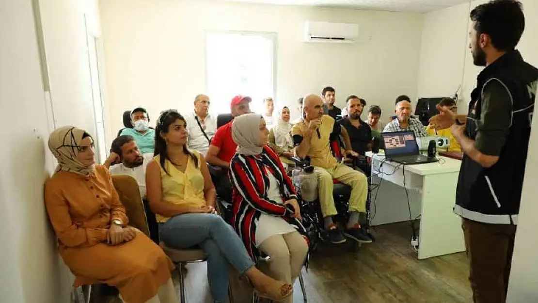 Yenişehir'de özel gereksinimli bireylere 'en iyi narkotik polisi anne' semineri