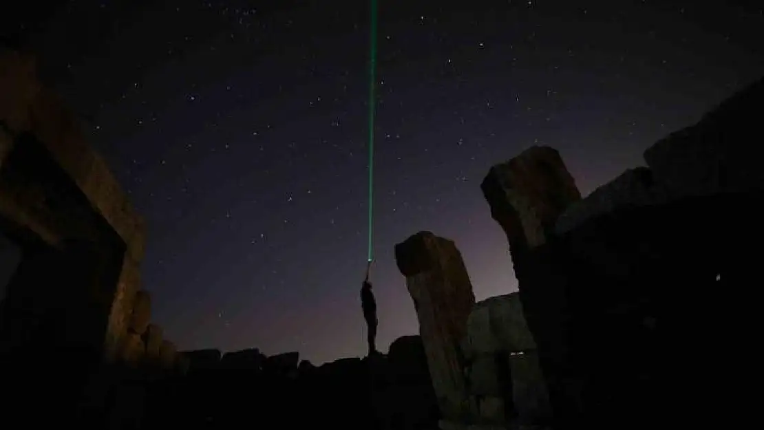 Zerzevan Kalesi yıldızlar altında fotoğraflandı